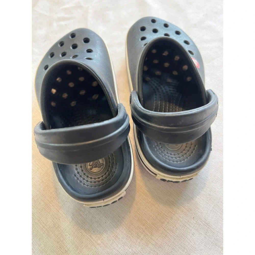 Crocs Kids Crocband Clogs Black White Toddler‎ Size 6-7 Sporty Slip On Shoes